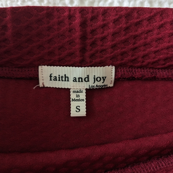 Burgundy bodycon mini skirt - Picture 3 of 3